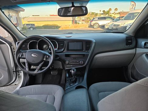 Used 2011 Kia Optima LX FWD image 32