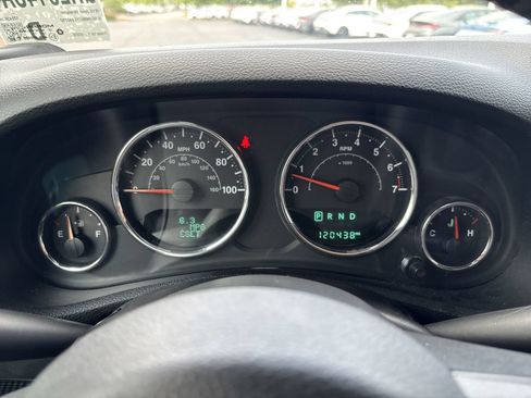 Used 2015 Jeep Wrangler Sahara w/ Dual Top Group AWD/4WD image 17