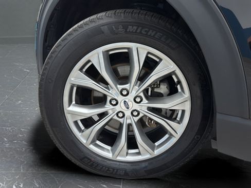 Used 2023 Ford Explorer XLT w/ Equipment Group 202A AWD/4WD image 35