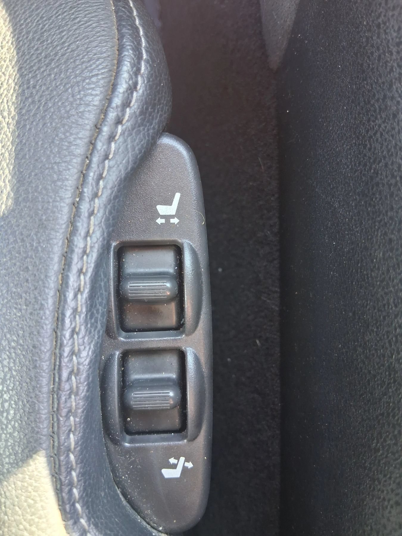 Used 2010 Nissan 370Z Touring w/ Sport Pkg RWD image 20