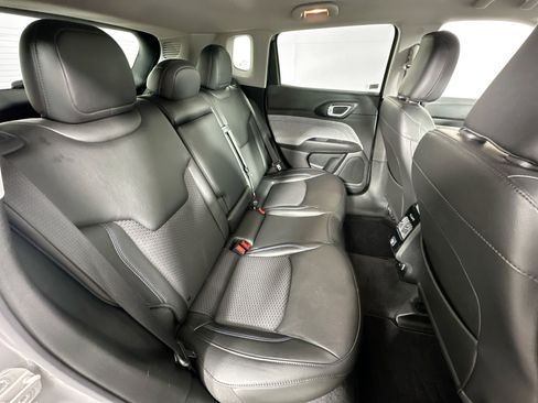 Used 2022 Jeep Compass Latitude image 24