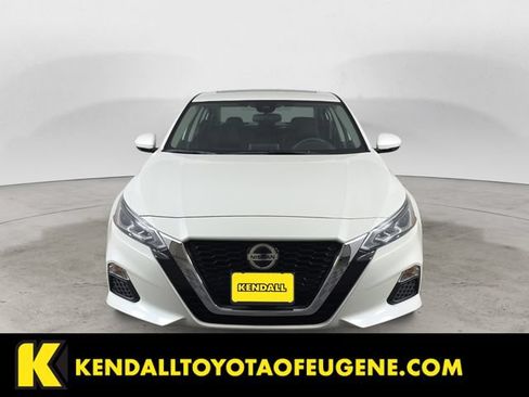 Used 2022 Nissan Altima 2.5 SV w/ SV Premium Package AWD/4WD image 2