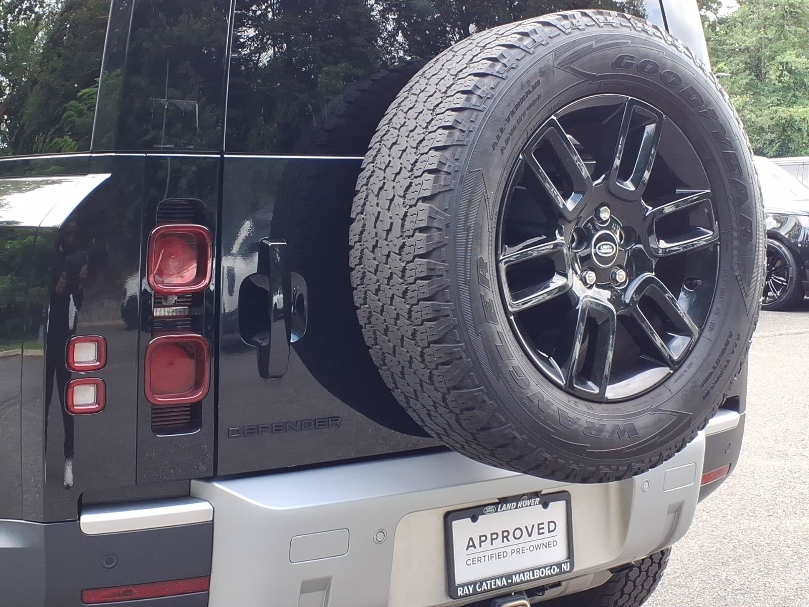 Certified 2023 Land Rover Defender 110 S AWD/4WD image 19