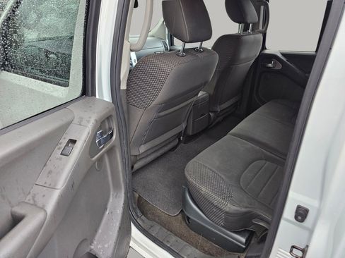Used 2015 Nissan Frontier PRO-4X image 22