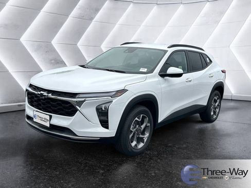 New 2026 Chevrolet Trax LT w/ Driver Confidence Package FWD image 1