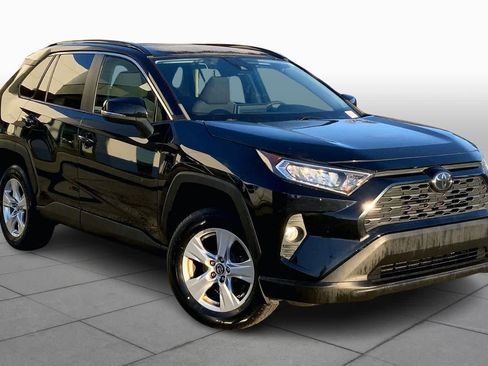 Used 2019 Toyota RAV4 XLE image 2