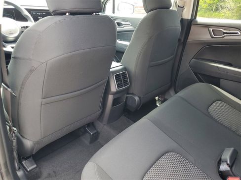 New 2025 Kia Sportage LX image 21