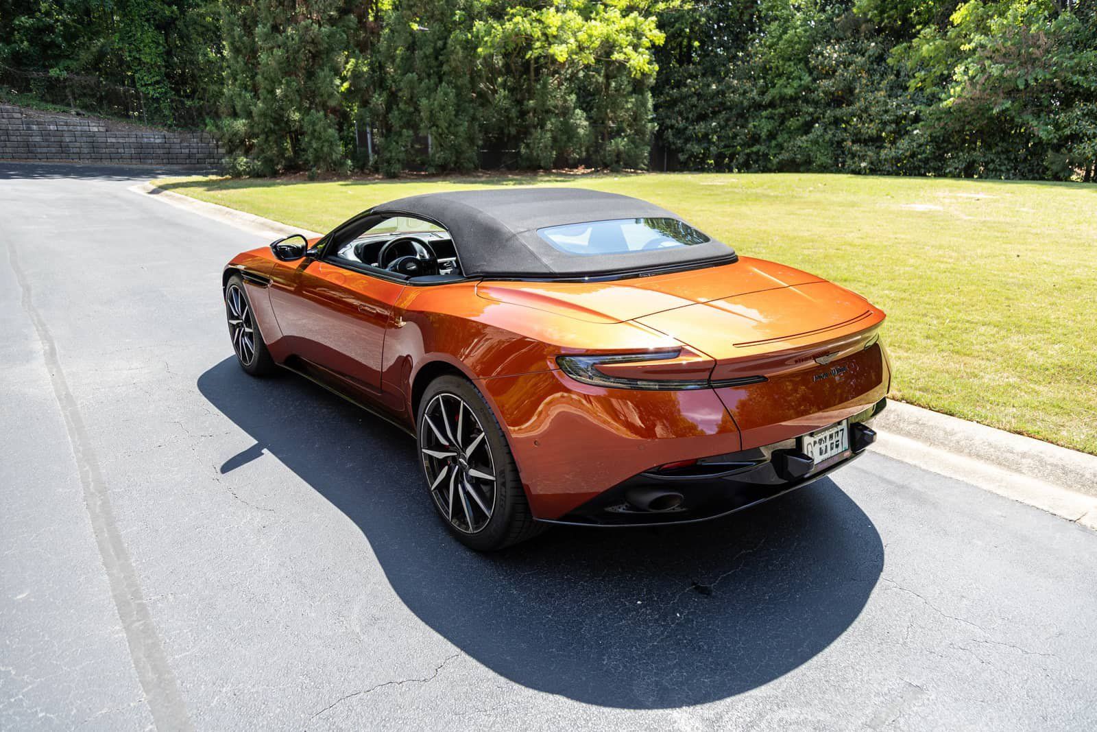Used 2021 Aston Martin DB11 Volante RWD image 24