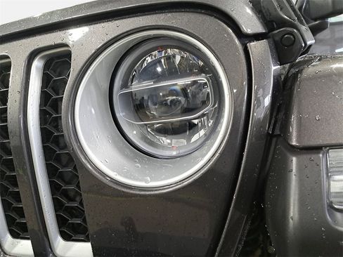 Certified 2022 Jeep Gladiator Overland w/ Popular Equipment Package image 29