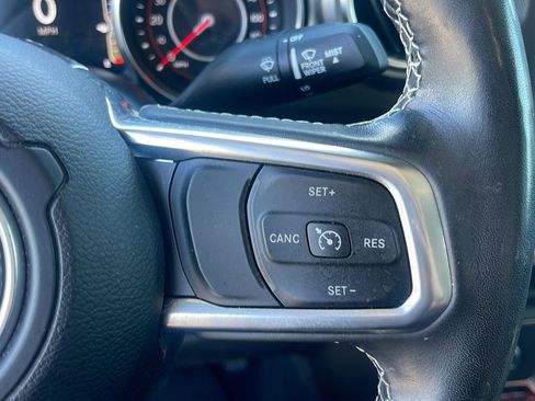 Used 2022 Jeep Gladiator Rubicon w/ LED Lighting Group AWD/4WD image 17