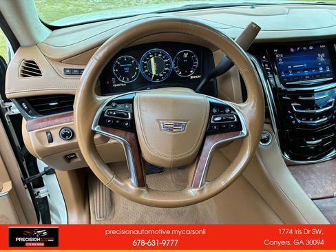 Used 2015 Cadillac Escalade Platinum AWD/4WD image 19