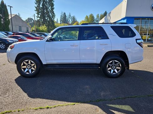 Used 2024 Toyota 4Runner TRD Off-Road Premium image 2