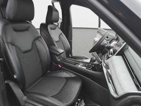 Certified 2025 Jeep Compass Latitude AWD/4WD image 11