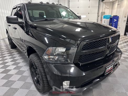 Used 2016 RAM 1500 Express w/ Black Ram 1500 Express Group AWD/4WD image 5