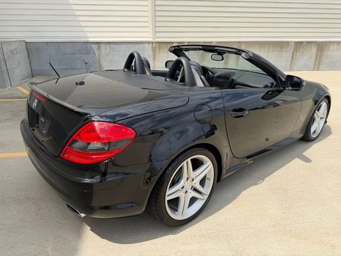 Used 2009 Mercedes-Benz SLK 300 image 3