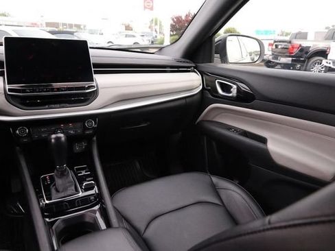 Used 2025 Jeep Compass Limited AWD/4WD image 26