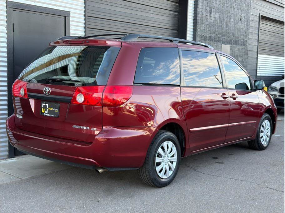 Used 2009 Toyota Sienna CE FWD image 3