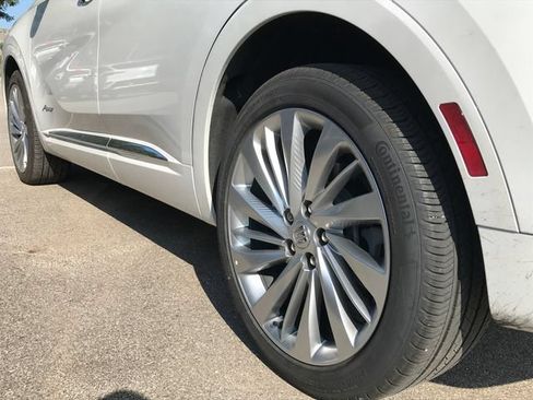 Certified 2025 Buick Envision Avenir AWD/4WD image 9