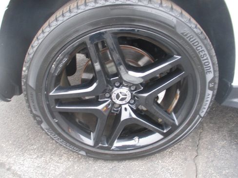 Used 2017 Mercedes-Benz GLS 450 4MATIC image 32