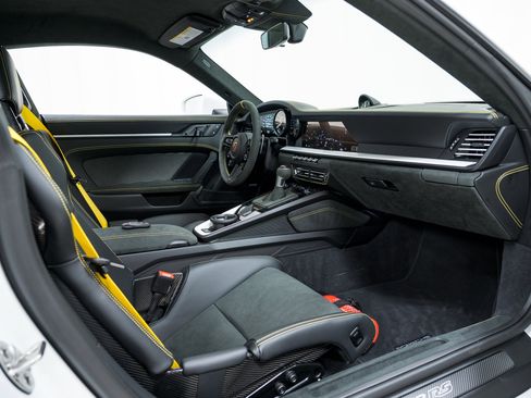 Certified 2025 Porsche 911 GT3 RS image 32