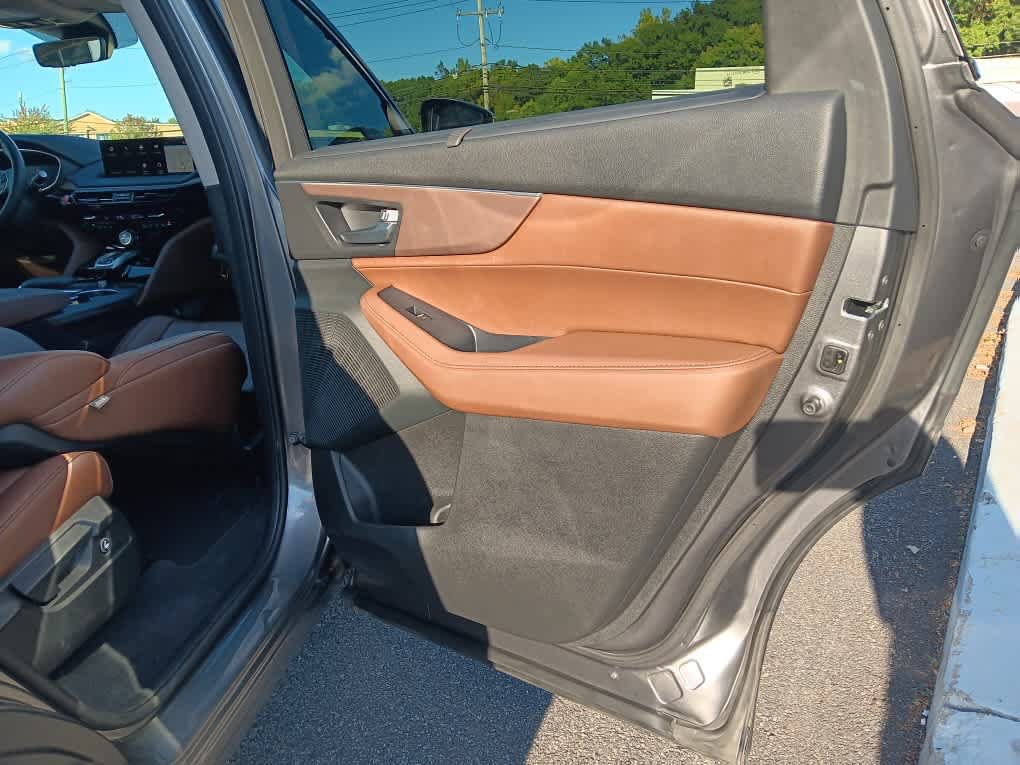 Used 2023 Acura MDX w/ Technology Package AWD/4WD image 37