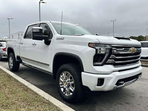 Used 2024 Chevrolet Silverado 2500 High Country image 4