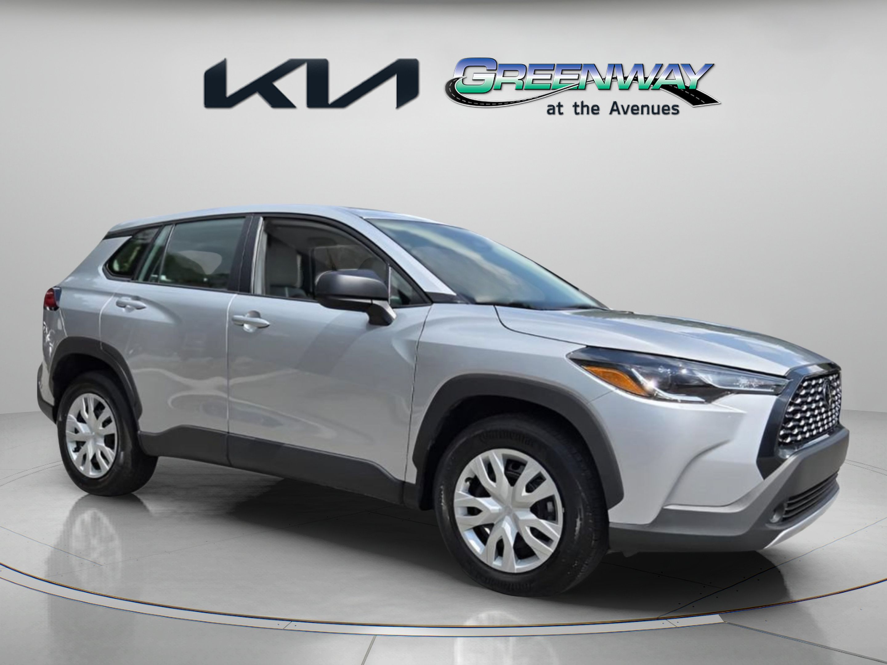 Used 2023 Toyota Corolla Cross L FWD image 1