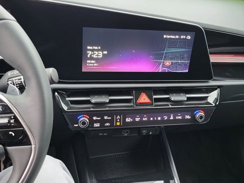 Used 2025 Kia Niro Wind image 11