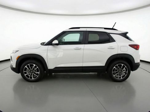 Used 2025 Chevrolet TrailBlazer LT FWD image 5