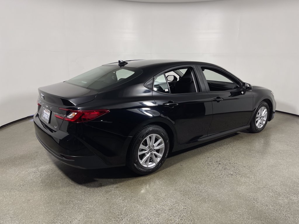 Used 2025 Toyota Camry LE FWD image 3