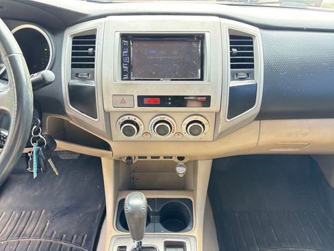 Used 2011 Toyota Tacoma PreRunner w/ SR5 Pkg #2 RWD image 23