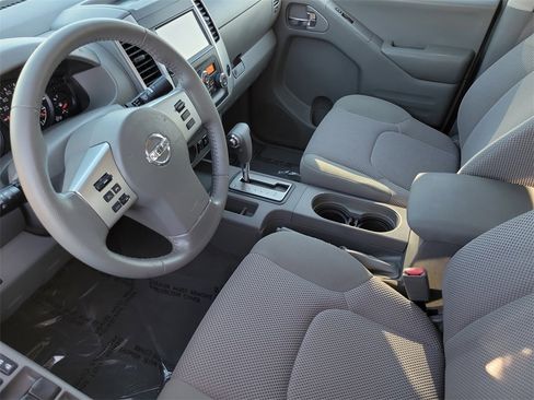 Used 2019 Nissan Frontier SV image 4