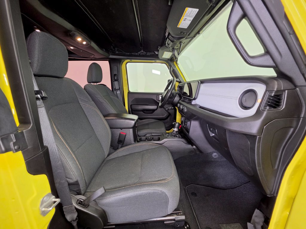 Used 2024 Jeep Wrangler Sport AWD/4WD image 8