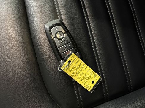 Used 2022 Ford Edge SEL w/ Convenience Package image 9