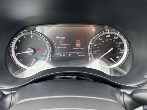 Used 2022 Toyota Highlander XLE image 25