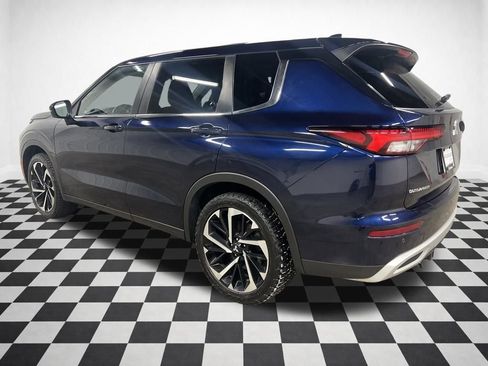 Used 2022 Mitsubishi Outlander SE image 8