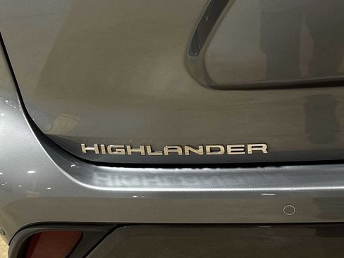 Used 2023 Toyota Highlander Limited AWD/4WD image 28