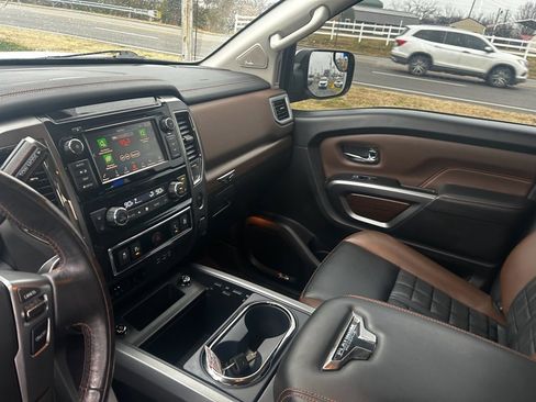 Used 2019 Nissan Titan Platinum Reserve image 12