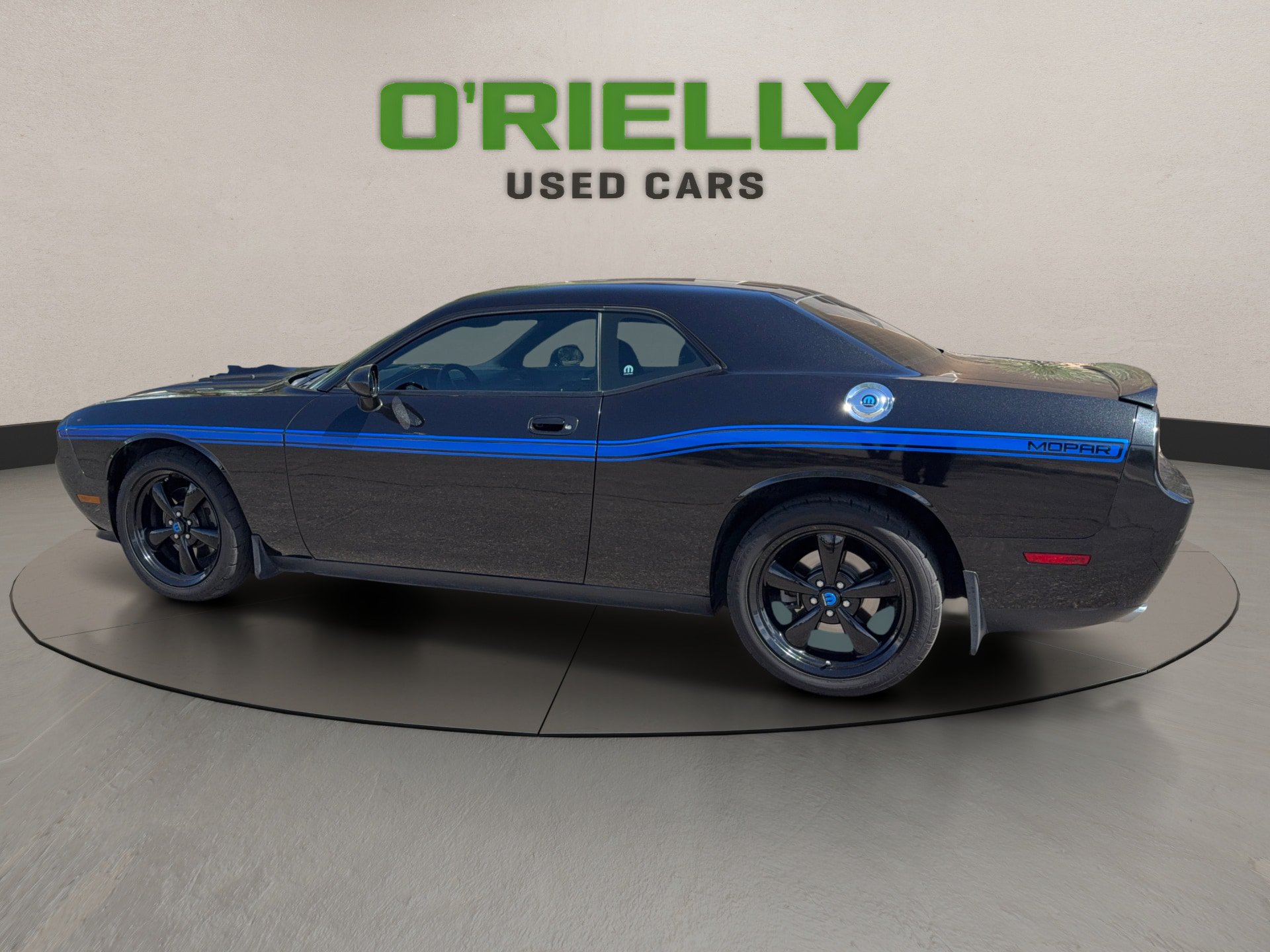 Used 2010 Dodge Challenger R/T w/ Mopar 10 Pkg RWD image 3