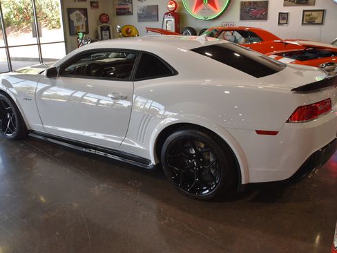 Used 2015 Chevrolet Camaro Z/28 RWD image 8