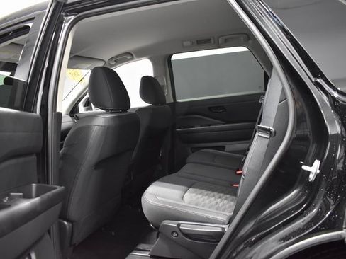 Certified 2024 Nissan Pathfinder S image 28