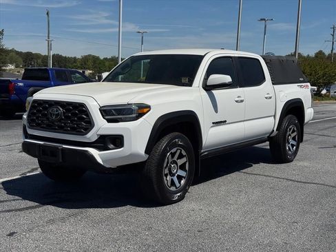 Used 2021 Toyota Tacoma TRD Off-Road w/ Technology Package AWD/4WD image 7