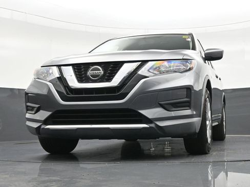 Used 2018 Nissan Rogue S FWD image 30