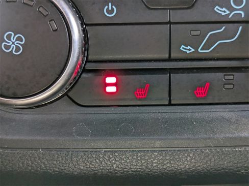 Used 2025 Ford Explorer Platinum image 19