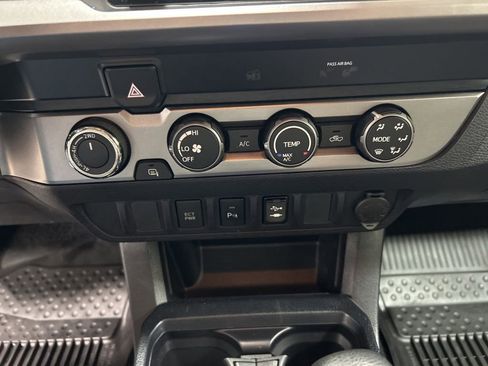 Used 2019 Toyota Tacoma SR5 AWD/4WD image 21