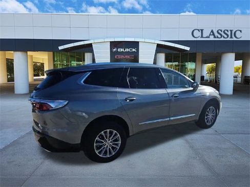 Used 2024 Buick Enclave Premium image 8