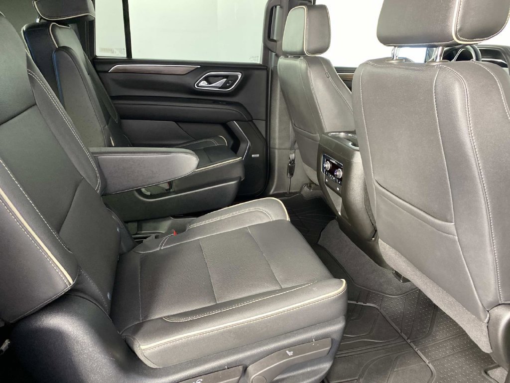 Used 2023 Chevrolet Suburban Premier AWD/4WD image 12