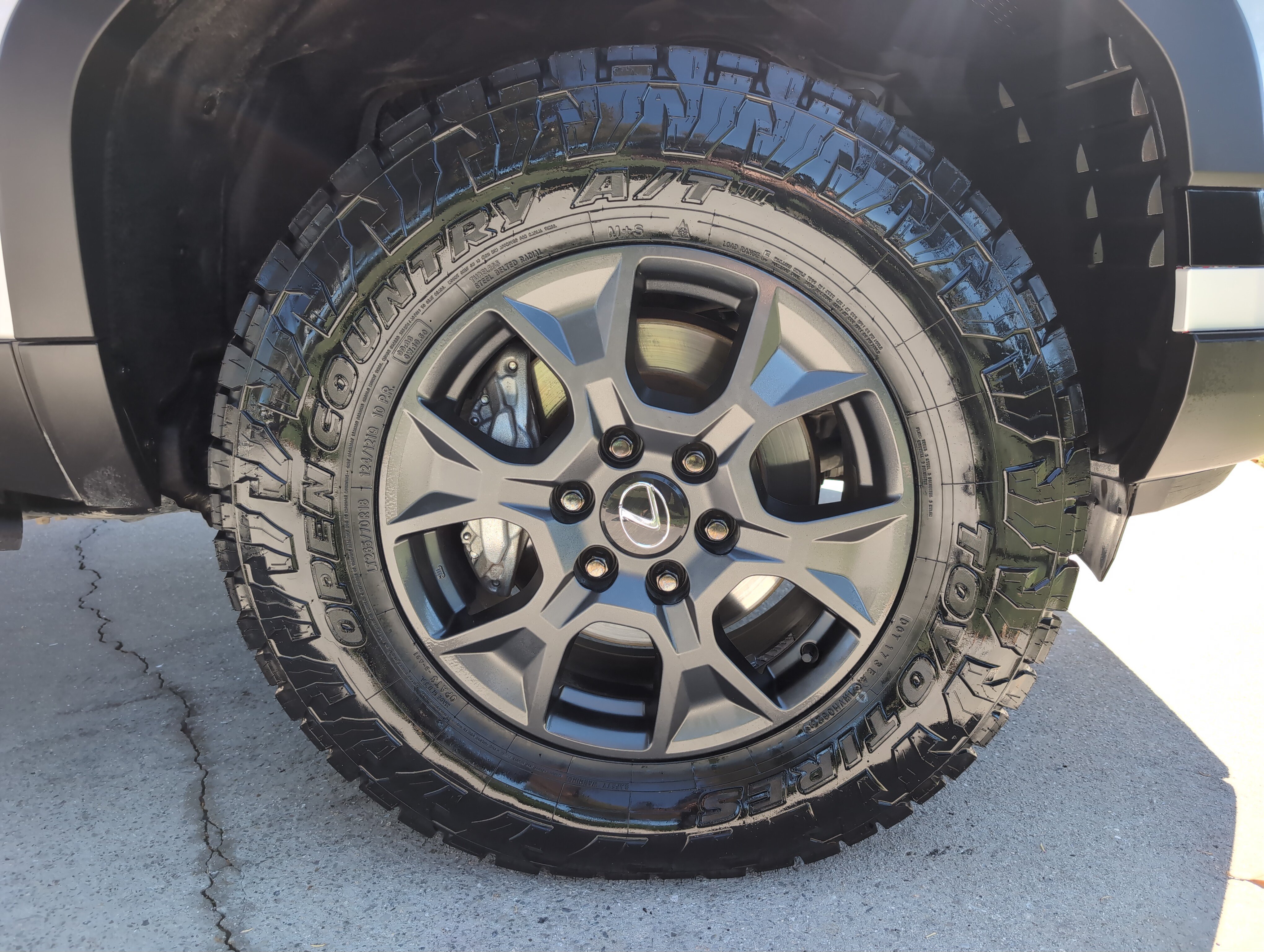 Used 2025 Lexus GX 550 AWD/4WD image 13
