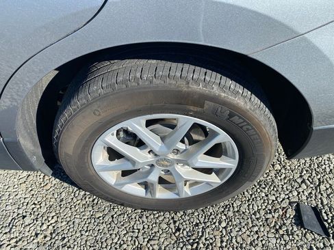 Used 2023 Chevrolet Equinox LT image 25