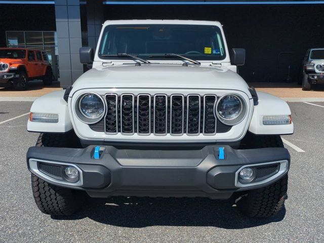 Used 2024 Jeep Wrangler Unlimited Sahara w/ Technology Group AWD/4WD image 9